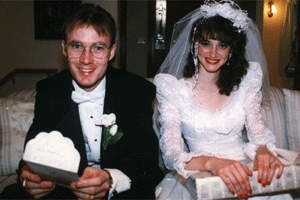 Now, a happy couple, Elena and Craig, enjoy every moment of the life together.